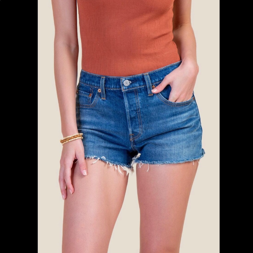 Levi’s 501 Women Shorts - Picture 2 of 6
